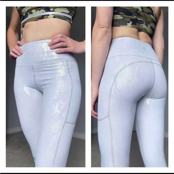 Women’s Zyia Silver Camo Metallic Light n Tight Capri Leggings - Picture 4 of 4